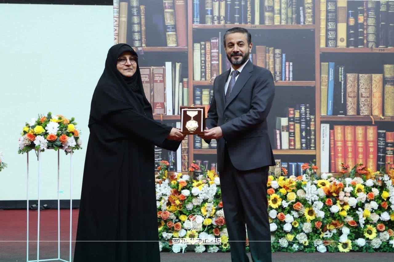 المكتبة المركزية في جامعة الزهراء ( عليها السلام ) للبنات تحصد المركز الأول كأفضل مكتبة مركزية في مهرجان يوم العلم العراقي .