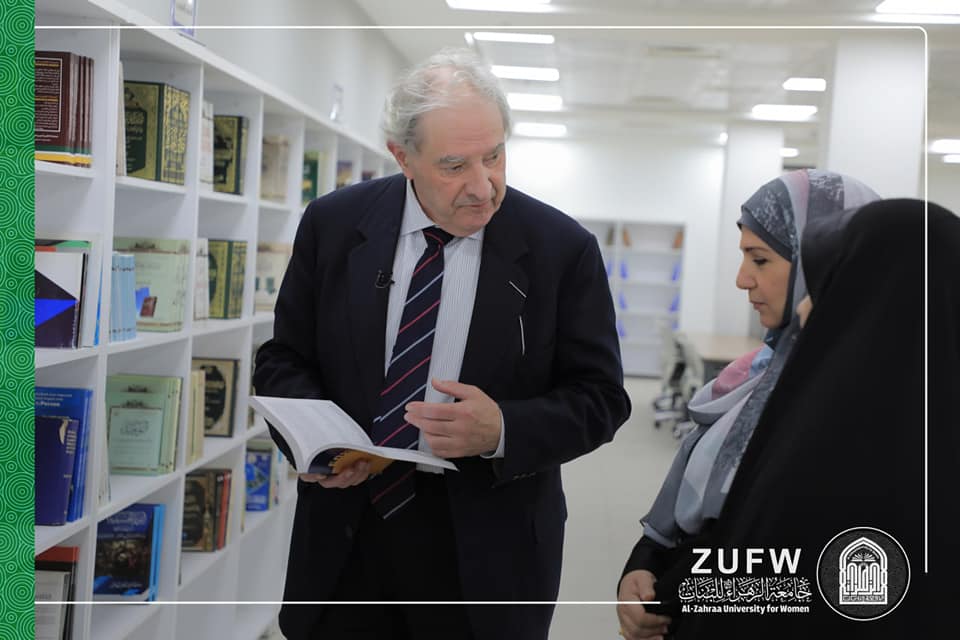 من بريطانيا إلى كربلاء ،باحث بريطاني يصنف جامعة الزهراء (ع) للبنات بإنها واحدة من الجامعات المتميزة ،في البناء العمراني والتطوير الأكاديمي