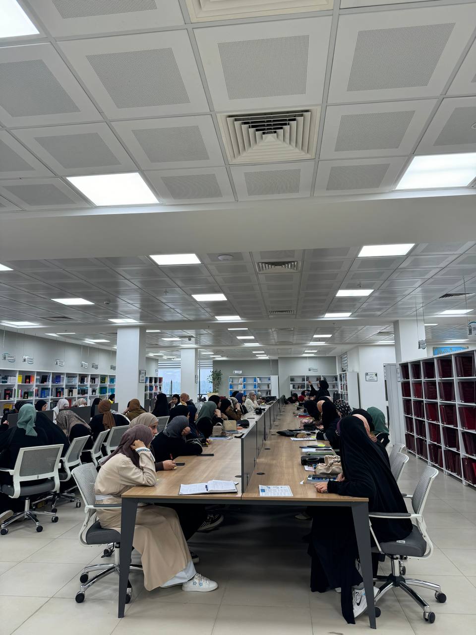 The Central Library Department organizes an introductory seminar on the library’s work