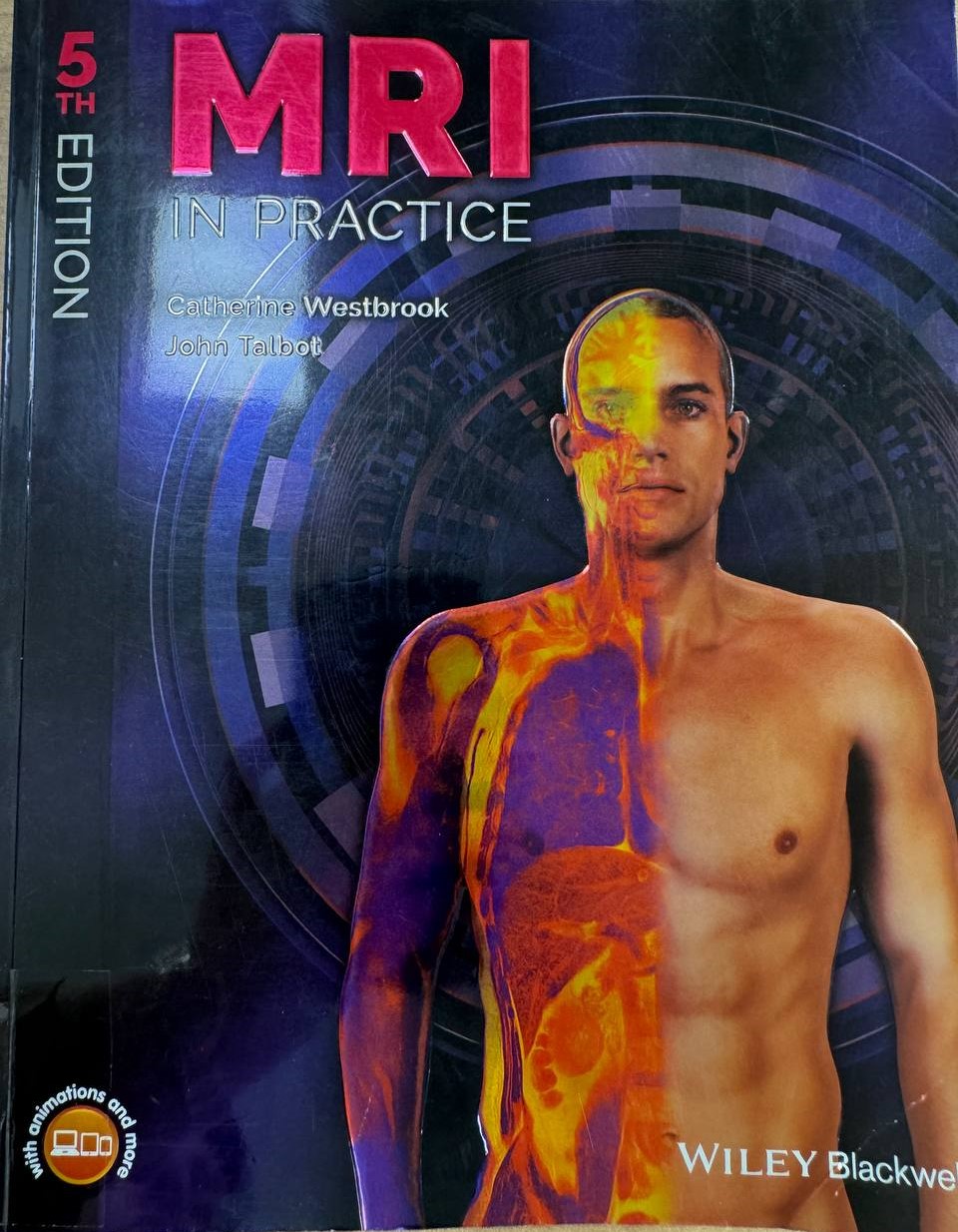 توفير كتب طبية حديثة خاصة بالامتحان التقويمي لطالبات كلية التقنيات الصحية والطبية قسم الاشعة والسونار